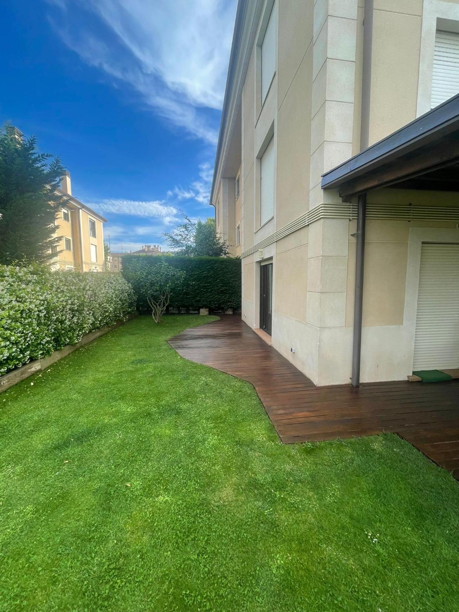 Apartamento Golf Con Jardin Sojuela Exterior foto
